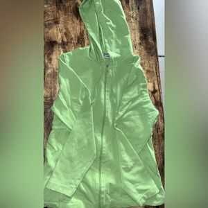 Sports Savy, Size Medium